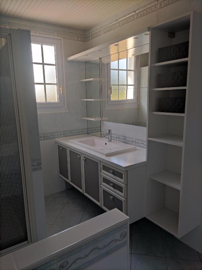 Maison Avec Piscine Privee, Proche Plage Avrillé 外观 照片